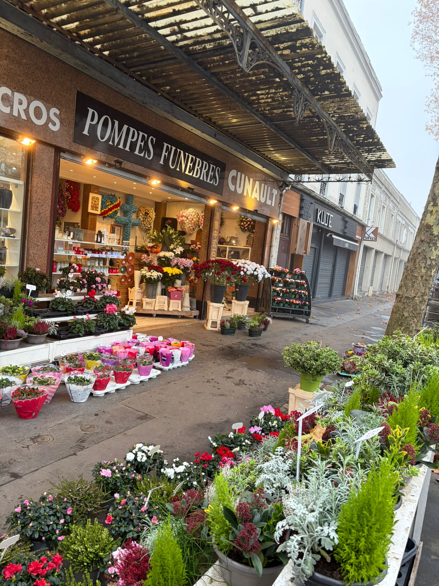 Boutique Maison LEMOINE Pantin - Fleurs et articles funéraires